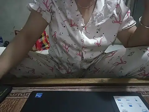 Xue weng online show from June 7, 2026, 2:59 am