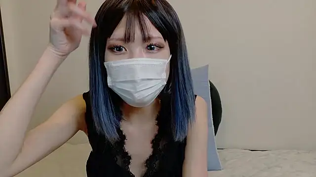 Snapshot of sarina_at chatting on May 3, 2026, 9:37 am sarina at online show from May 3, 2026, 9:37 am
