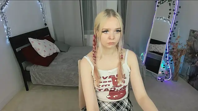 Snapshot of BellaMontgomery chatting on February 26, 2026, 4:28 pm BellaMontgomery online show from February 26, 2026, 4:28 pm