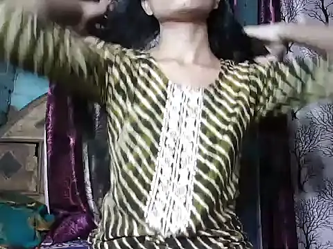 ROSE GOLDE online show from November 3, 2025, 8:15 am