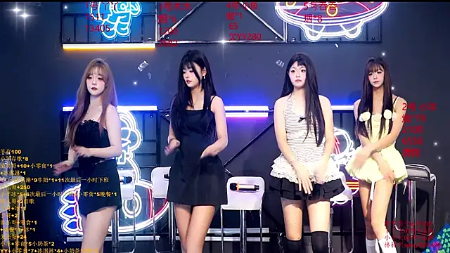 EYgirl222 online show from September 18, 2025, 12:29 pm