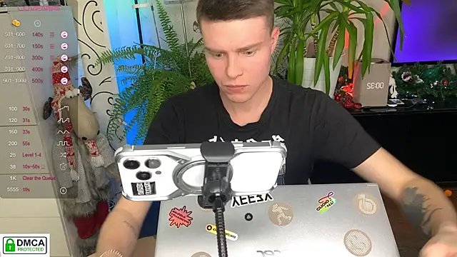 Snapshot of holy_eggs_02 chatting on December 19, 2025, 9:33 pm holy eggs 02 online show from December 19, 2025, 9:33 pm