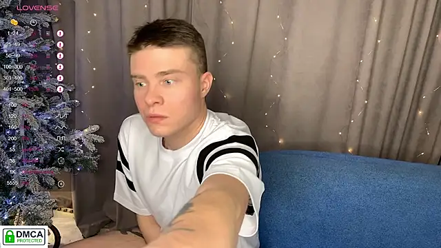 Snapshot of holy_eggs_02 chatting on January 7, 2026, 5:48 pm holy eggs 02 online show from January 7, 2026, 5:48 pm