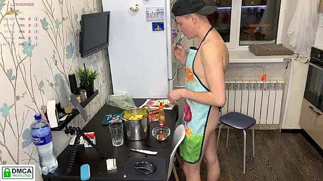 Snapshot of holy_eggs_02 chatting on January 12, 2026, 3:39 pm holy eggs 02 online show from January 12, 2026, 3:39 pm