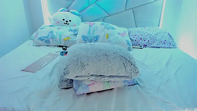 Sweeetcurvyx online show from October 15, 2025, 6:13 am