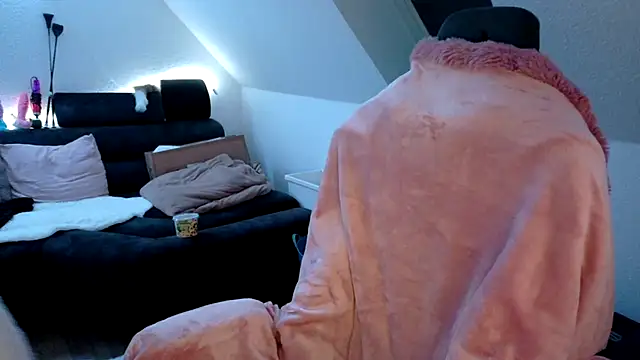 Melly4You online show from April 11, 2026, 9:41 pm