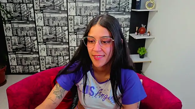 Snapshot of DanielaMonroe chatting on June 11, 2026, 12:32 am DanielaMonroe online show from June 11, 2026, 12:32 am