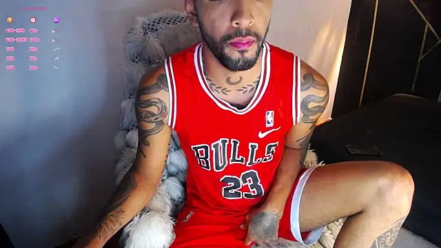 Snapshot of LickMyInk chatting on October 5, 2025, 4:11 am LickMyInk online show from October 5, 2025, 4:11 am