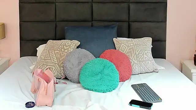 Abby-campbel online show from February 12, 2026, 8:37 pm