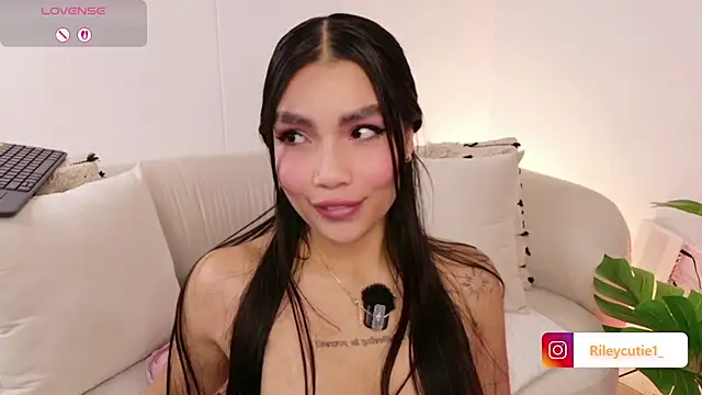 Cutie Riley online show from February 11, 2026, 11:59 am