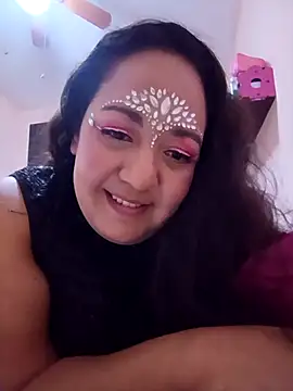 Snapshot of Caroomoom27 chatting on November 4, 2025, 2:10 am Caroomoom27 online show from November 4, 2025, 2:10 am