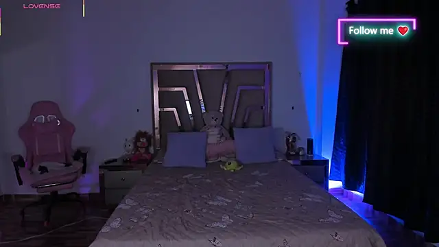 lunaarose online show from March 12, 2026, 3:34 am