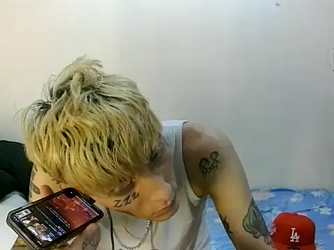 Snapshot of KinkyLatinCock chatting on September 21, 2025, 5:36 pm KinkyLatinCock online show from September 21, 2025, 5:36 pm