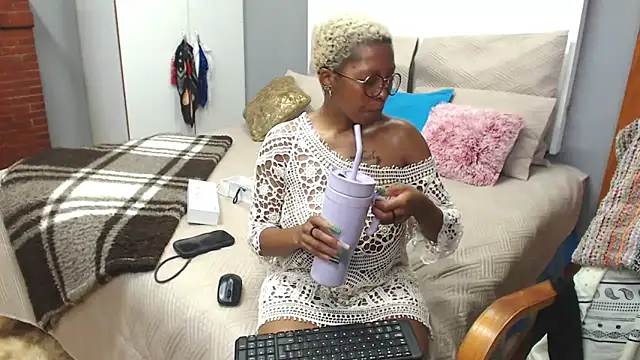 Kay-Tee online show from October 9, 2025, 7:06 am