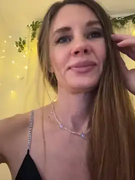 LucieMack online show from February 27, 2026, 5:13 pm