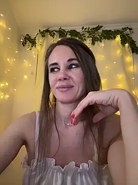 LucieMack online show from April 6, 2026, 5:25 pm