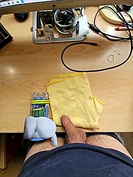 flirt 23 online show from December 4, 2025, 9:40 am