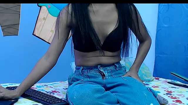 celesteskinny18 online show from September 13, 2025, 8:19 pm