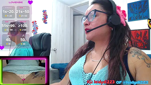 leidydi223 online show from September 23, 2025, 1:25 pm