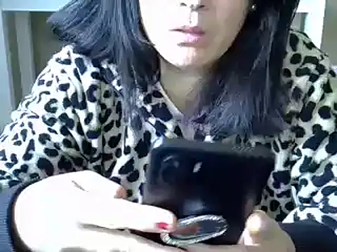 ITALIANASISIXX online show from November 10, 2025, 10:14 am