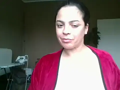 ITALIANASISIXX online show from May 5, 2026, 1:08 pm