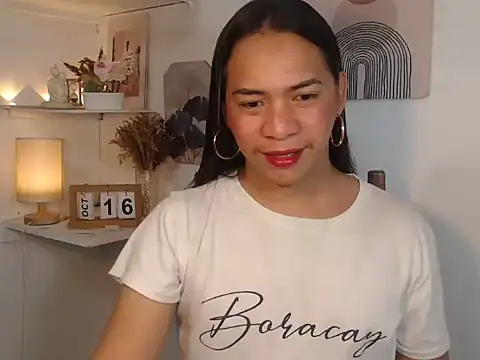 Snapshot of Ursexy_ngaw chatting on October 17, 2025, 9:34 am Ursexy ngaw online show from October 17, 2025, 9:34 am