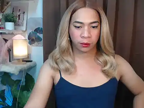 Snapshot of Ursexy_ngaw chatting on February 9, 2026, 8:35 pm Ursexy ngaw online show from February 9, 2026, 8:35 pm