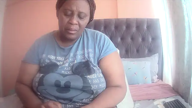 HUGEASSXXXXX online show from March 25, 2026, 5:35 am