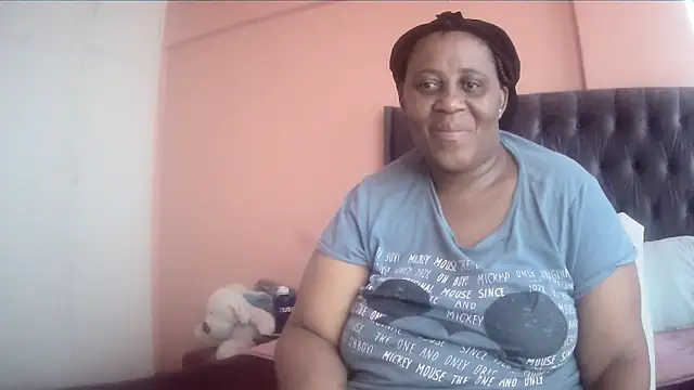 HUGEASSXXXXX online show from March 28, 2026, 5:40 am