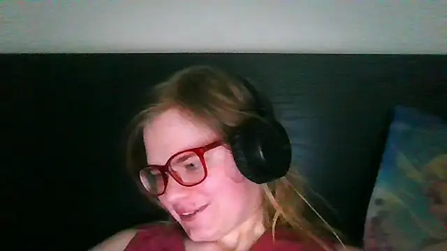 Moonolighta online show from September 25, 2025, 12:09 pm