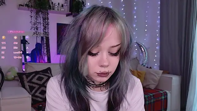 Lollyshy online show from February 3, 2026, 9:47 am