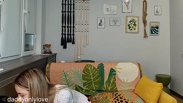 Snapshot of daddyonlyloveme chatting on October 9, 2025, 8:18 pm daddyonlyloveme online show from October 9, 2025, 8:18 pm