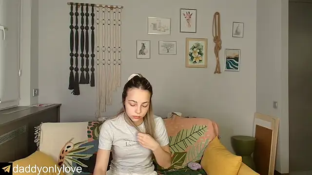 daddyonlyloveme online show from November 15, 2025, 9:21 pm