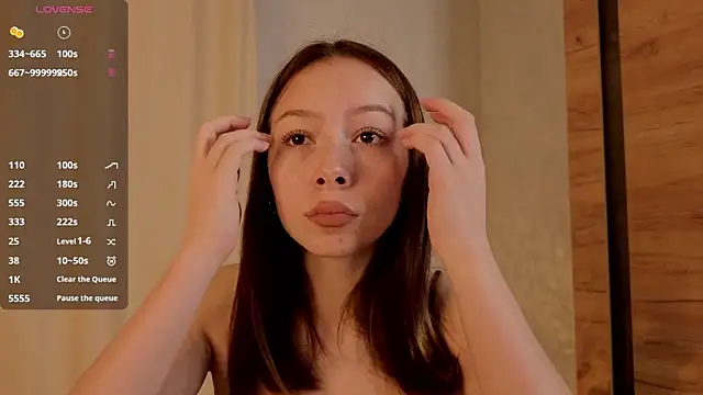 BlushinBloom online show from October 3, 2025, 6:10 am