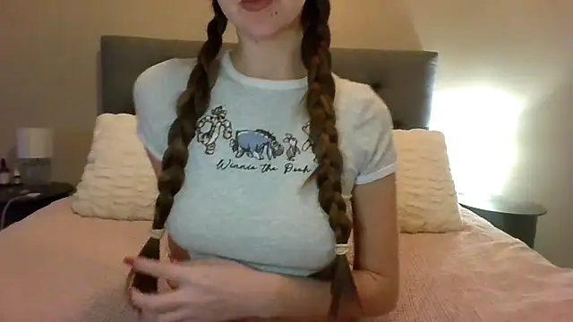 Snapshot of TaylorWest62 chatting on February 10, 2026, 3:49 pm TaylorWest62 online show from February 10, 2026, 3:49 pm