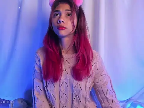 Snapshot of Laurenn_2 chatting on October 16, 2025, 5:25 pm Laurenn 2 online show from October 16, 2025, 5:25 pm