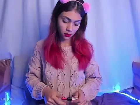 Snapshot of Laurenn_2 chatting on October 30, 2025, 3:41 am Laurenn 2 online show from October 30, 2025, 3:41 am