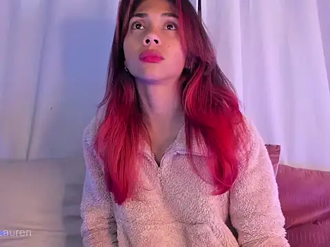 Snapshot of Laurenn_2 chatting on November 6, 2025, 3:35 pm Laurenn 2 online show from November 6, 2025, 3:35 pm