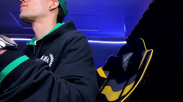 alexgiraldo   online show from September 29, 2025, 12:10 pm