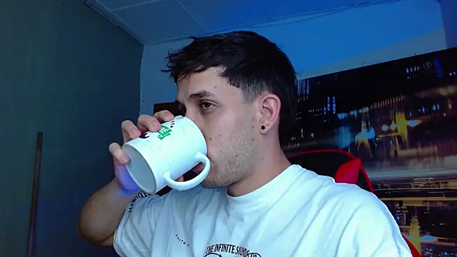 alexgiraldo   online show from April 12, 2026, 2:05 am