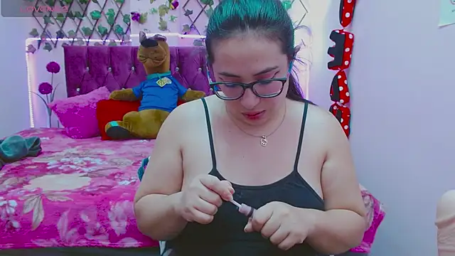 Snapshot of Estrella__sex chatting on September 17, 2025, 8:43 pm Estrella  sex online show from September 17, 2025, 8:43 pm