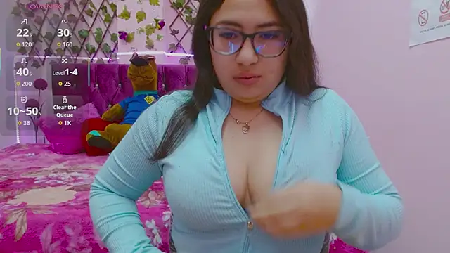 Snapshot of Estrella__sex chatting on September 19, 2025, 12:06 pm Estrella  sex online show from September 19, 2025, 12:06 pm