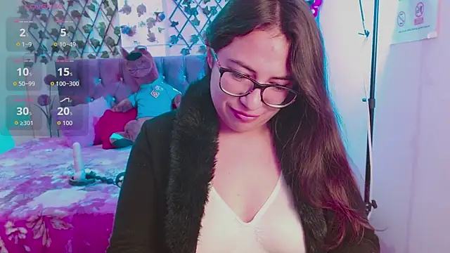 Snapshot of Estrella__sex chatting on October 3, 2025, 12:24 pm Estrella  sex online show from October 3, 2025, 12:24 pm