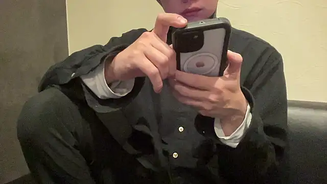 ko-ki012 online show from October 19, 2025, 5:35 pm