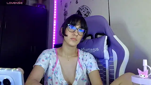 Snapshot of AvlieQueen chatting on January 11, 2026, 8:52 am AvlieQueen online show from January 11, 2026, 8:52 am