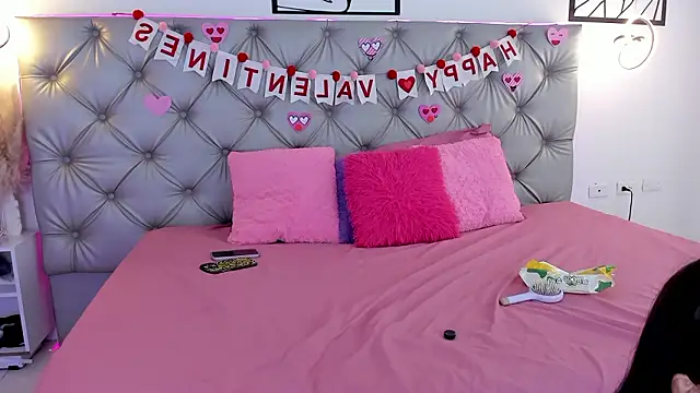 Naughty Couple83 online show from February 28, 2026, 3:35 pm