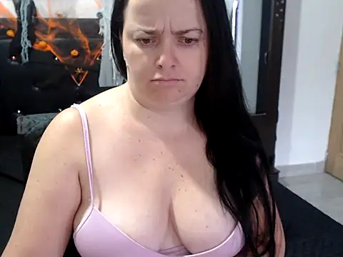 BrianaBarbes online show from October 2, 2025, 12:12 pm