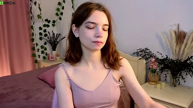 Evi Brook online show from December 22, 2025, 1:52 pm