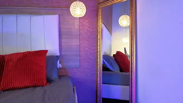 AgnesIvanova online show from October 28, 2025, 6:32 pm