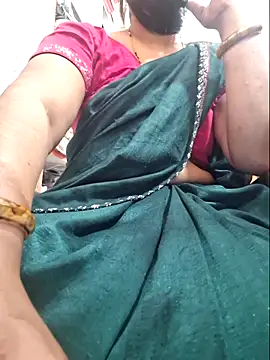 Snapshot of indianhotwife639 chatting on April 21, 2026, 6:20 am indianhotwife639 online show from April 21, 2026, 6:20 am